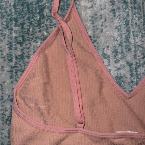 NEVER WORN BABY PINK ATHLETIC TANK CROP TOP - Picture 4 of 5